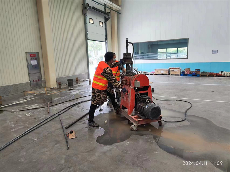 呼兰厂房地面下沉塌陷注浆加固施工